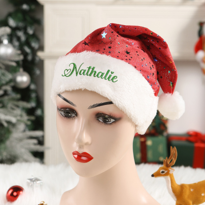 Weihnachtsmütze personalisiert – Namensstickerei, Auswahl an Schriftarten und Farben, mit Glitzersternen