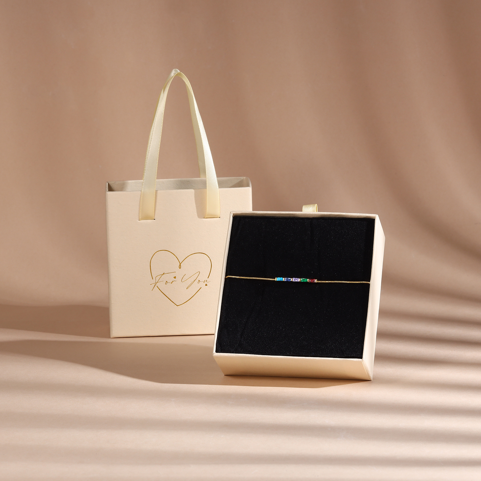 Personalisierbares Armband aus 925er Silber, altvergoldet, mit 2–6 individuellen Geburtssteinen