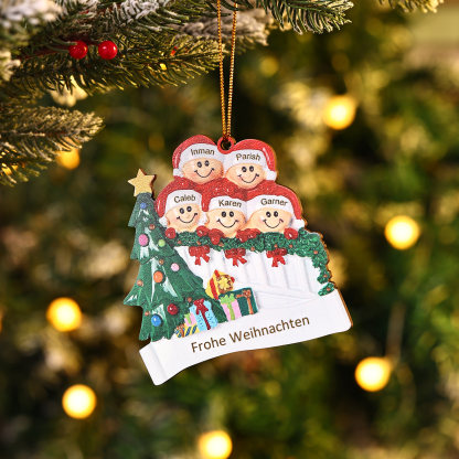 Holz Weihnachtsornament-Personalisierte 2-6 Namen & Text & Jahr Weihnachtsszene mit Baum & Geschenken Weihnachts-Anhänger