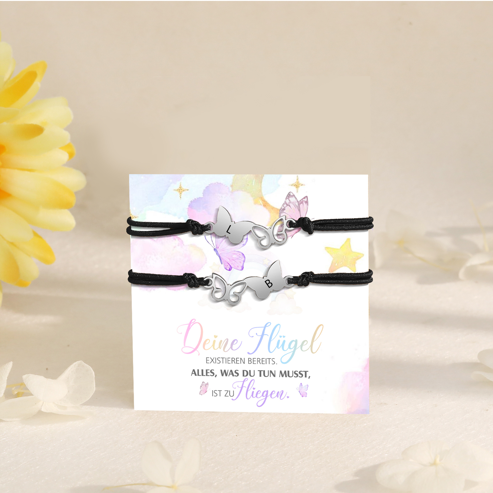 Personalisierte 2 Buchstaben Schmetterling Armbänder Set mit 2 Ketten Gummiband - Schulanfang Geschenk mit Karte