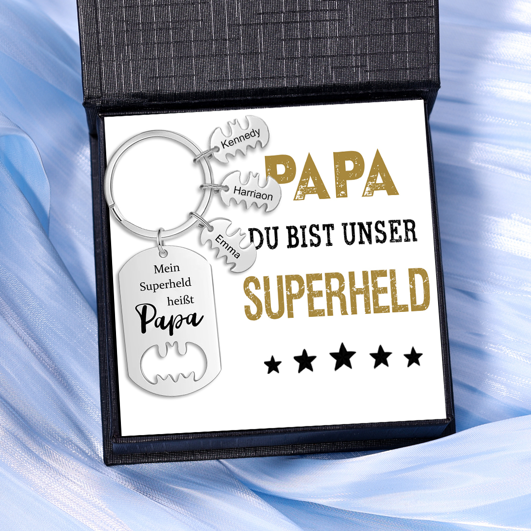 Personalisierbare 3 Namen Unser Superheld heißt Papa Fischgräte Schlüsselanhänger-Geschenk mit Nachrichtenkarte