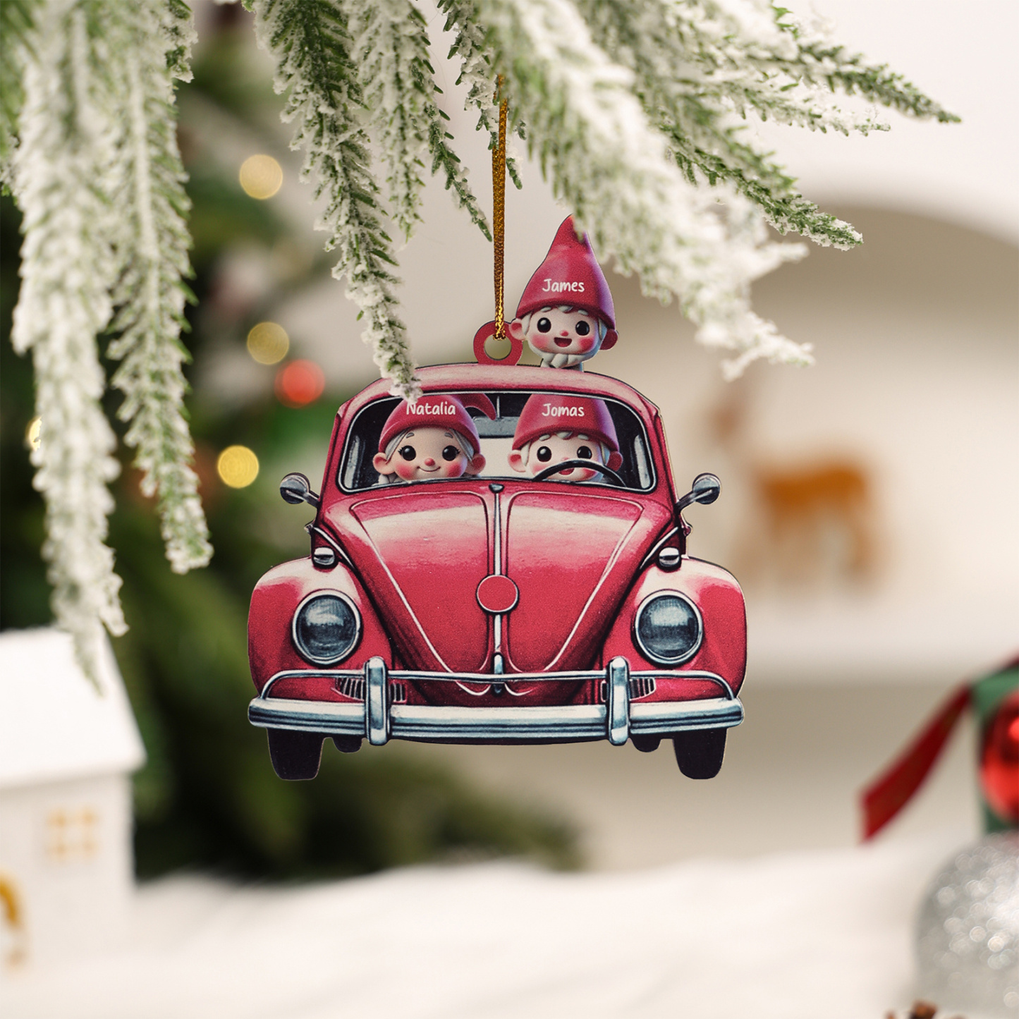 Personalisierter roter Wagen der Elfenfamilie als Weihnachtsschmuck aus Holz