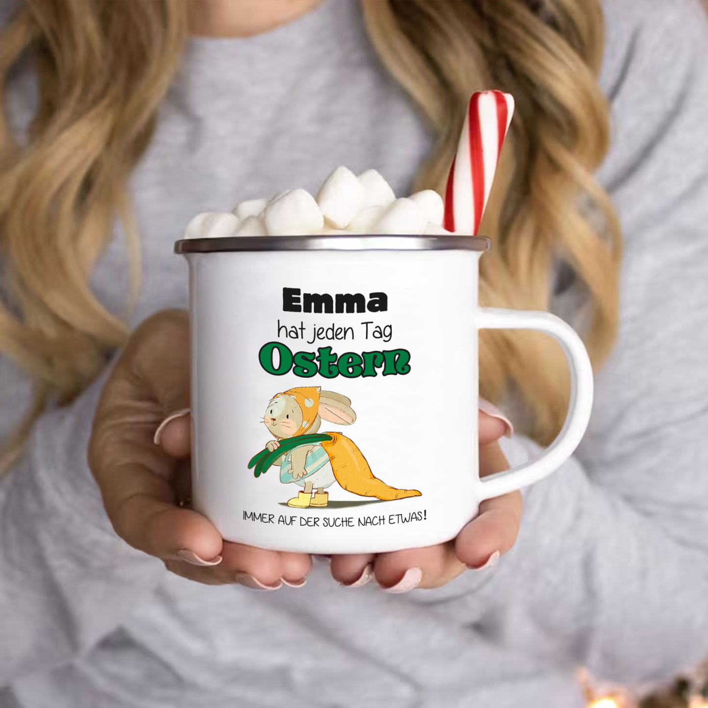 Emaille Tasse - Personalisierter Name - Immer auf der Suche nach etwas - Hase Ostern Becher