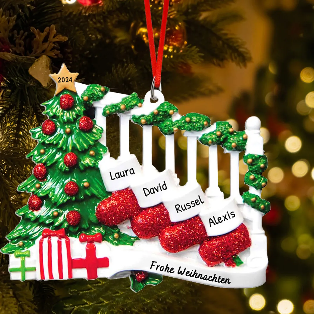 Holz Weihnachtsornament-Personalisiertes 4 Namen Text Weihnachtsbaum Ornament Anhänger mit 4 Strümpfen