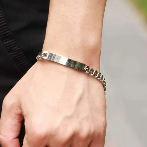 Personalisierte 2 Texte Paar Edelstahl Möbiusband Armbänder Set für Paarchen