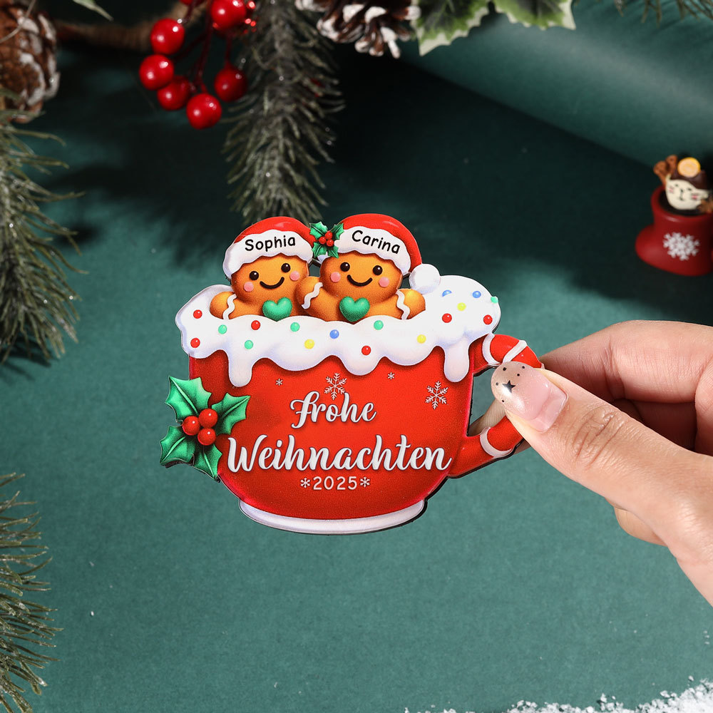 Personalisierte Tasse mit Lebkuchenfamilie & Kühlschrankmagnet