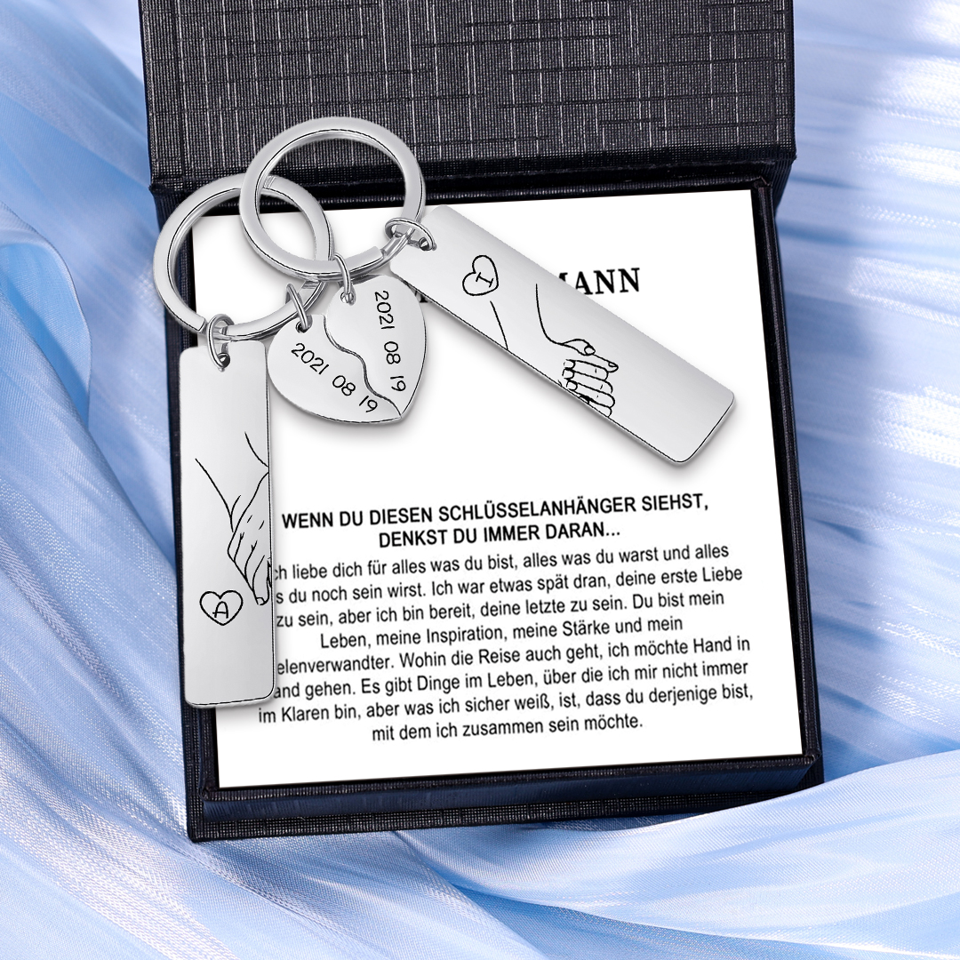 Personalisierbar 2 Buchstaben & Datum-Hand in Hand Herz Paar Metall-Schlüsselanhänger-An meinen Mann-Geschenk mit Nachrichtenkarte