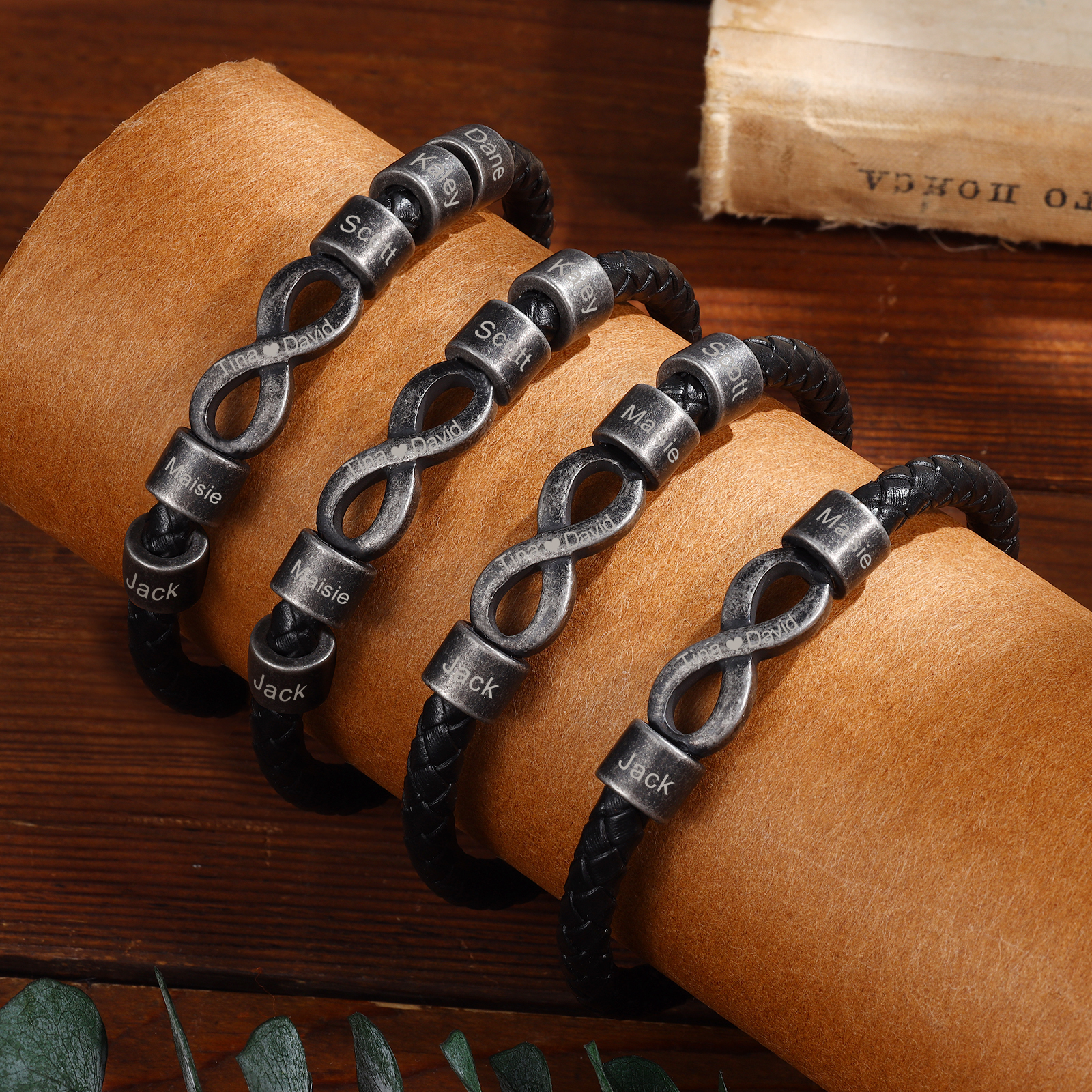 Herren Personalisierte 2 Namen & Text Leder Infinity-Armband mit Vintage Edelstahl Perle-Geschenk mit Nachrichtenkarte für Mann/ Freund