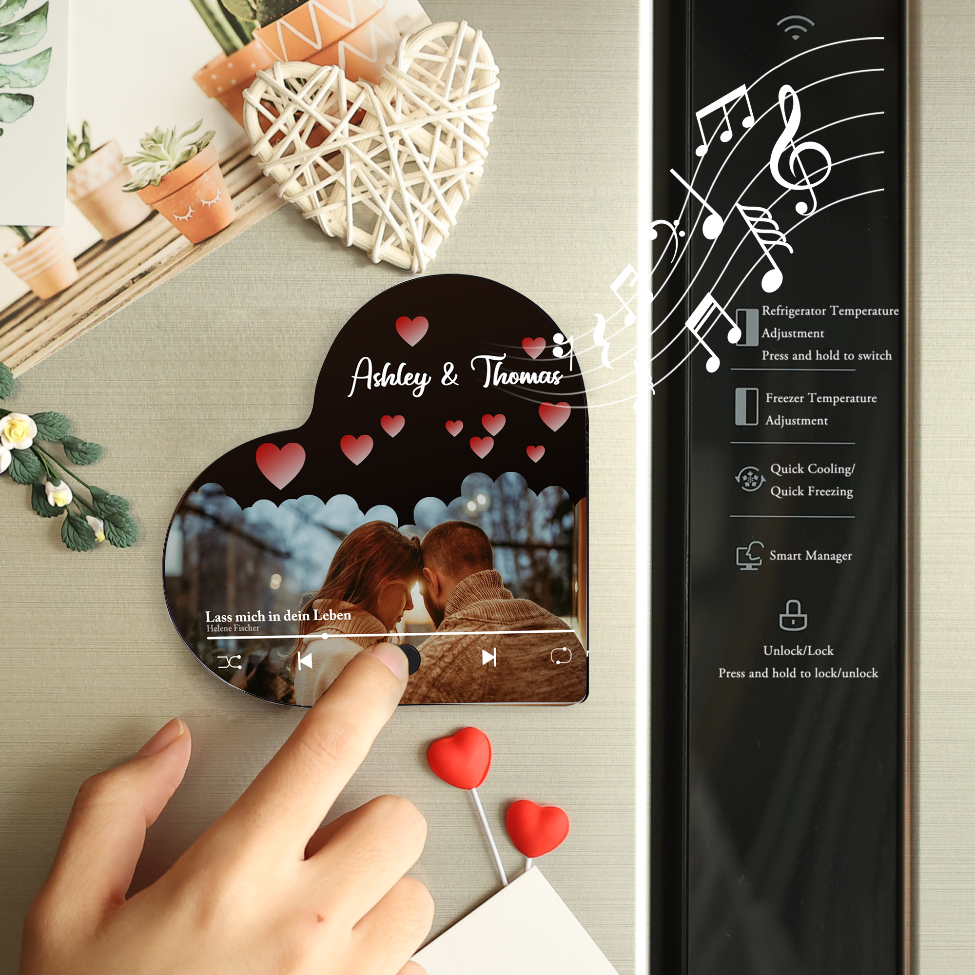 Herz Personalisiertes Lied & 2 Namen & Foto Partner Kühlschrankmagnet mit Musikfunktion Geschenk für Paare