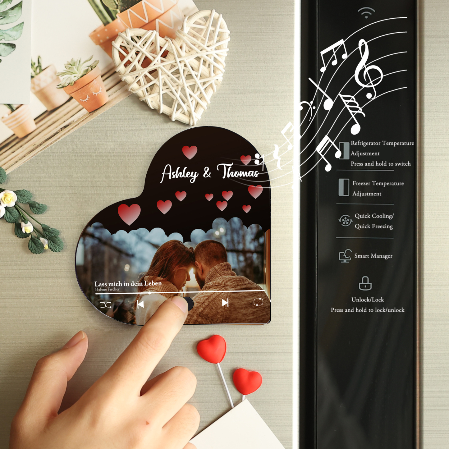 Herz Personalisiertes Lied & 2 Namen & Foto Partner Kühlschrankmagnet mit Musikfunktion Geschenk für Paare