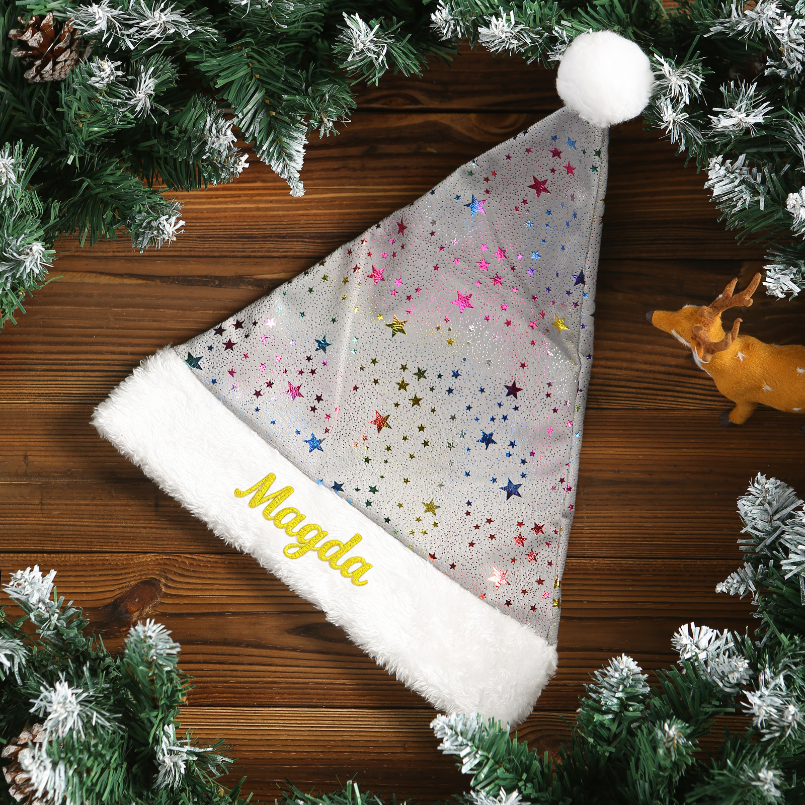 Weihnachtsmütze personalisiert – Namensstickerei, Auswahl an Schriftarten und Farben, mit Glitzersternen