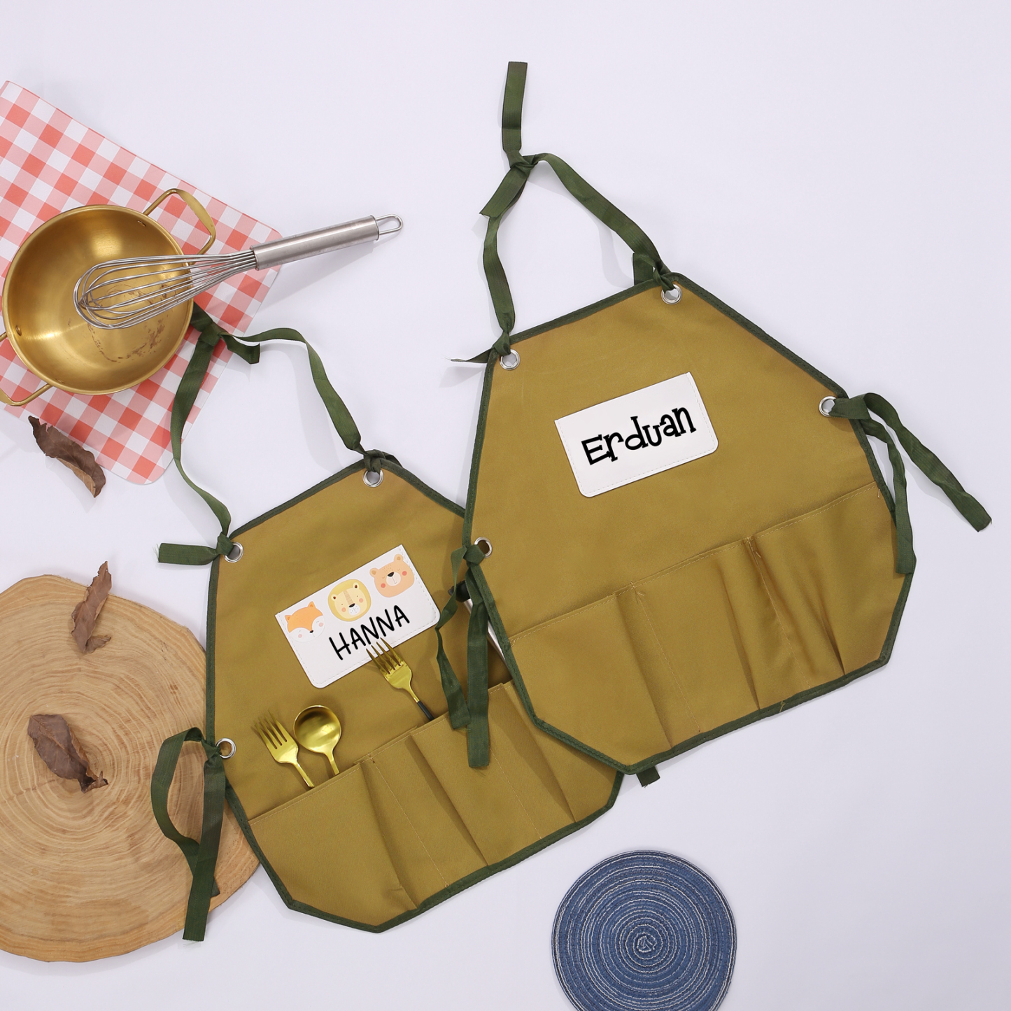 Personalisierter 1 Name Kinder-Malschürze in Khaki mit 18 verschiedenen motiven für Kinder