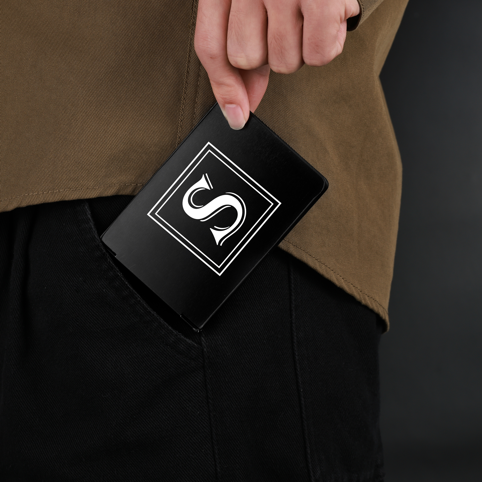 Herren Personalisierte Name & Buchstabe Kreditkarten Etui aus Metall in 3 Farben & 9 Stile