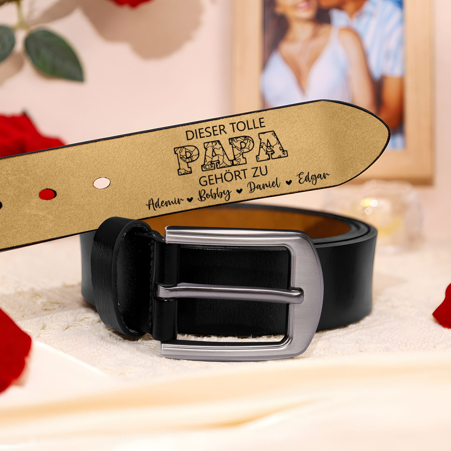 Personalisierter 5 Namen & Buchstabe Schwarz Herren Ledergürtel - DIESER TOLLE PAPA GEHÖRT ZU- Geschenk für Papa