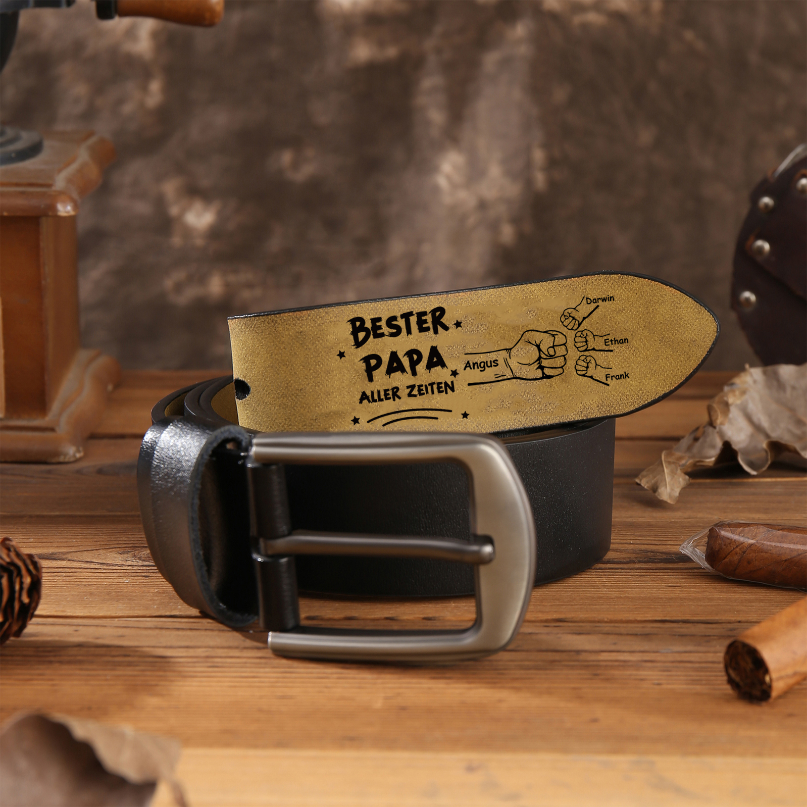 Personalisierter 4 Namen mit Faust Schwarz Herren Ledergürtel - Bester PAPA aller Zeiten- Geschenk für Papa