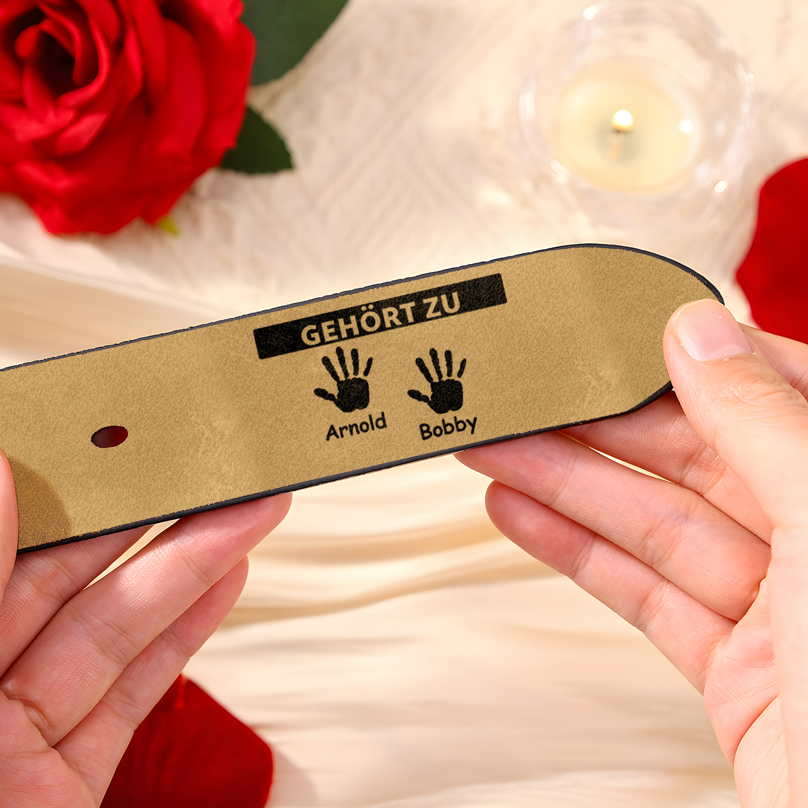 Personalisierter 2 Name & 2 Texte Schwarz Herren Ledergürtel - Der beste PAPA der Welt gehört zu- Geschenk für Vater/Papa