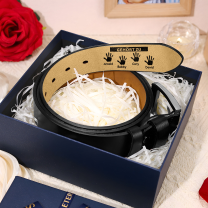 Personalisierter 4 Name & 2 Texte Schwarz Herren Ledergürtel - Der beste PAPA der Welt gehört zu- Geschenk für Vater/Papa