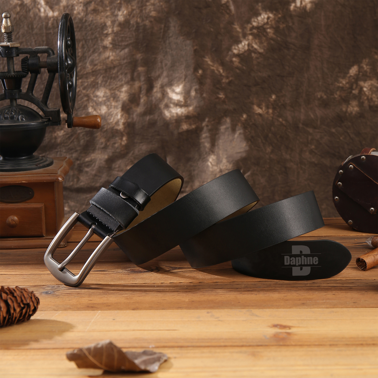 Personalisierter 1 Name & Buchstabe Schwarz Herren Ledergürtel - Der Mann, Die Legende- Geschenk für Papa/Ehrmann