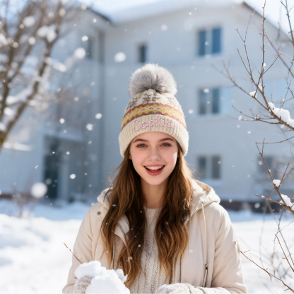 Personalisierte Strick-Bommelmütze Schneeflocken für Damen——Enthält fünf Farben