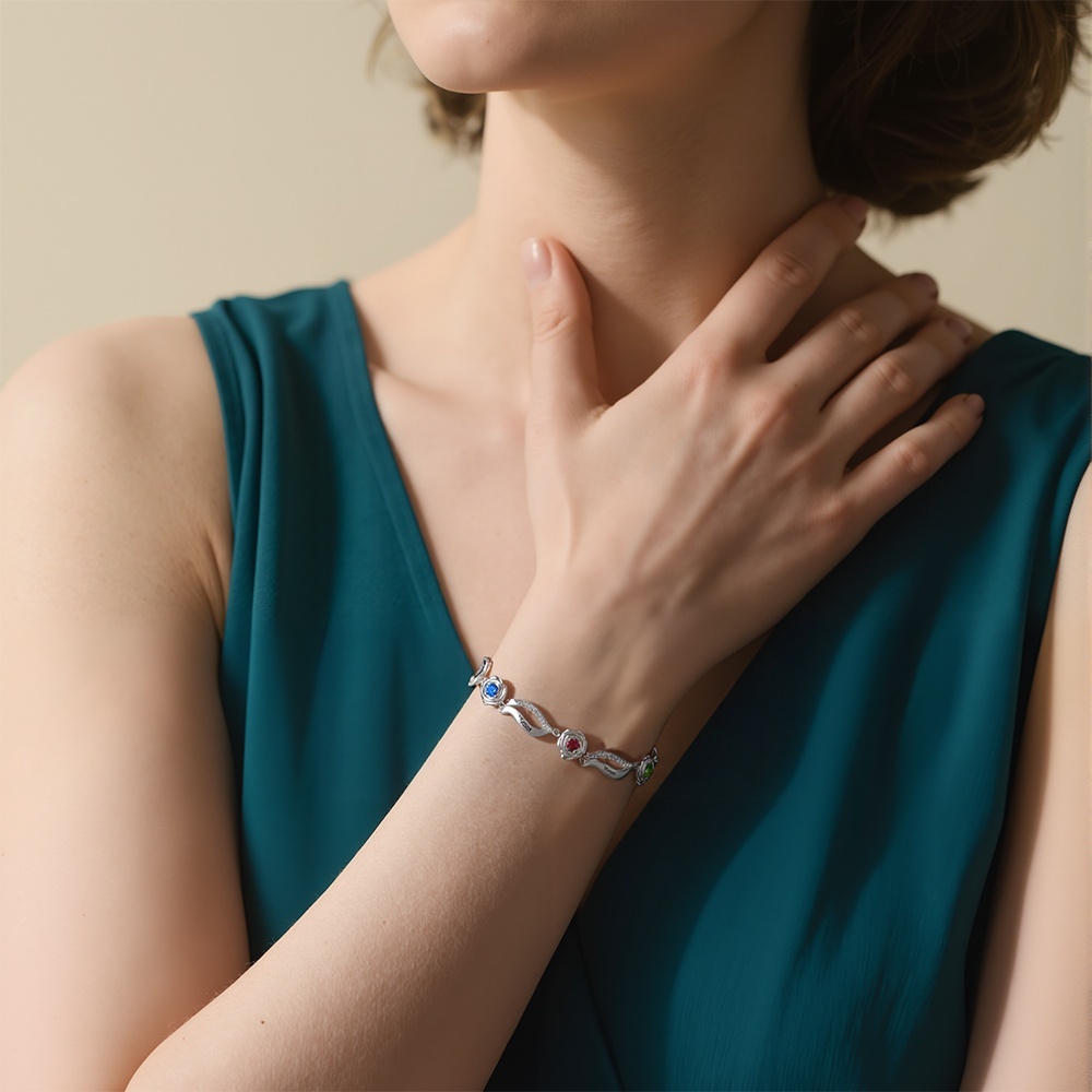 Personalisierte Rosenarmband mit 1-5 Namen und Geburtssteinen – Liebevolles Geschenk für Mama