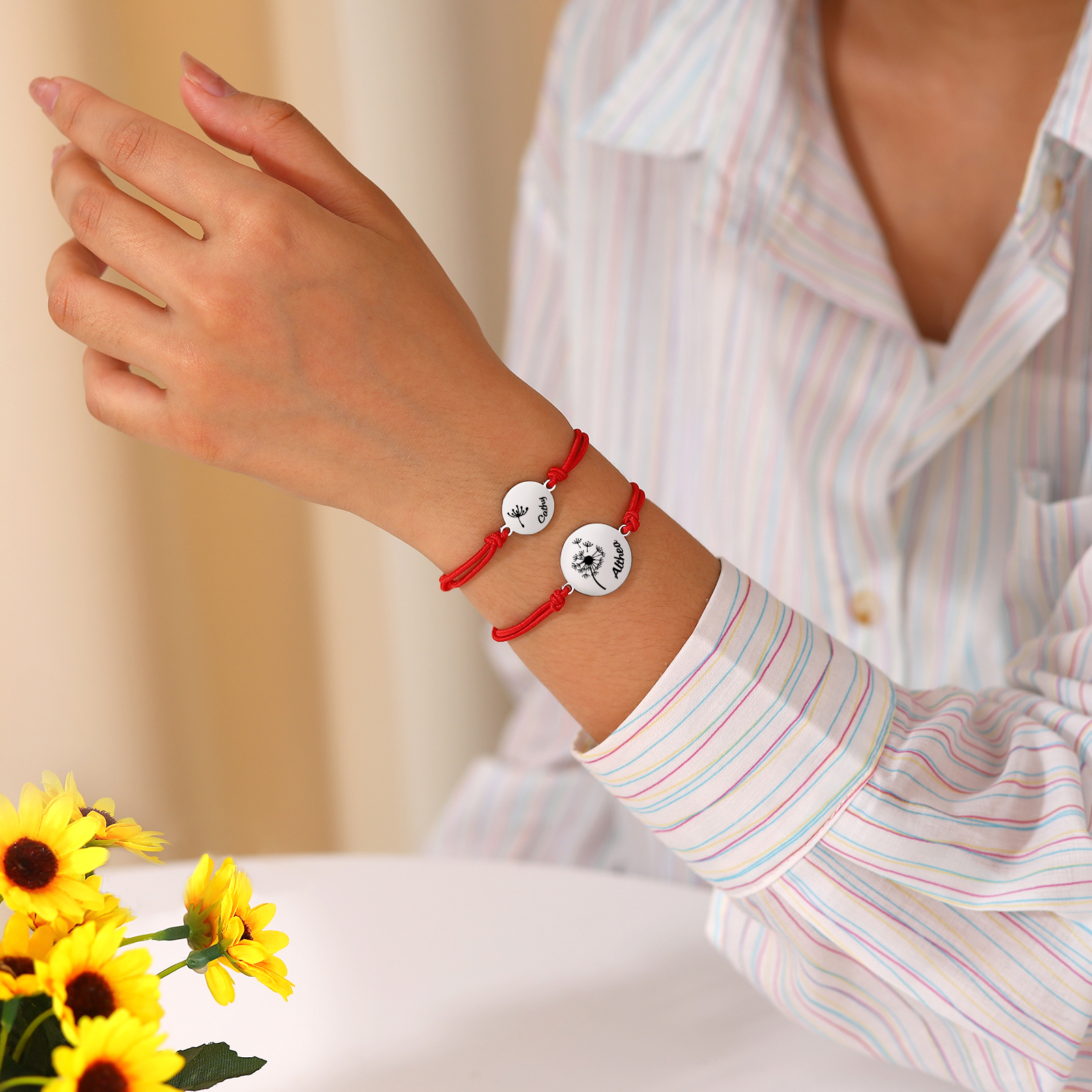 Personalisierte 2 Namen Löwenzahn Armbänder Set mit 2 Ketten Gummiband - Schulanfang Geschenk