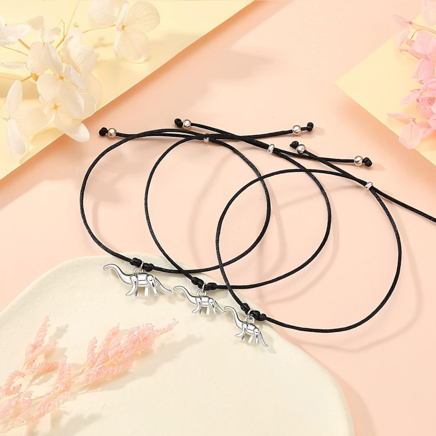 Dinos Armbänder Set mit 3 Ketten Für das Schulkind Vergesst nie, dass ihr stark und mutig seid wie Dinosaurier Schulanfang Geschenk mit Nachrichtenkarte