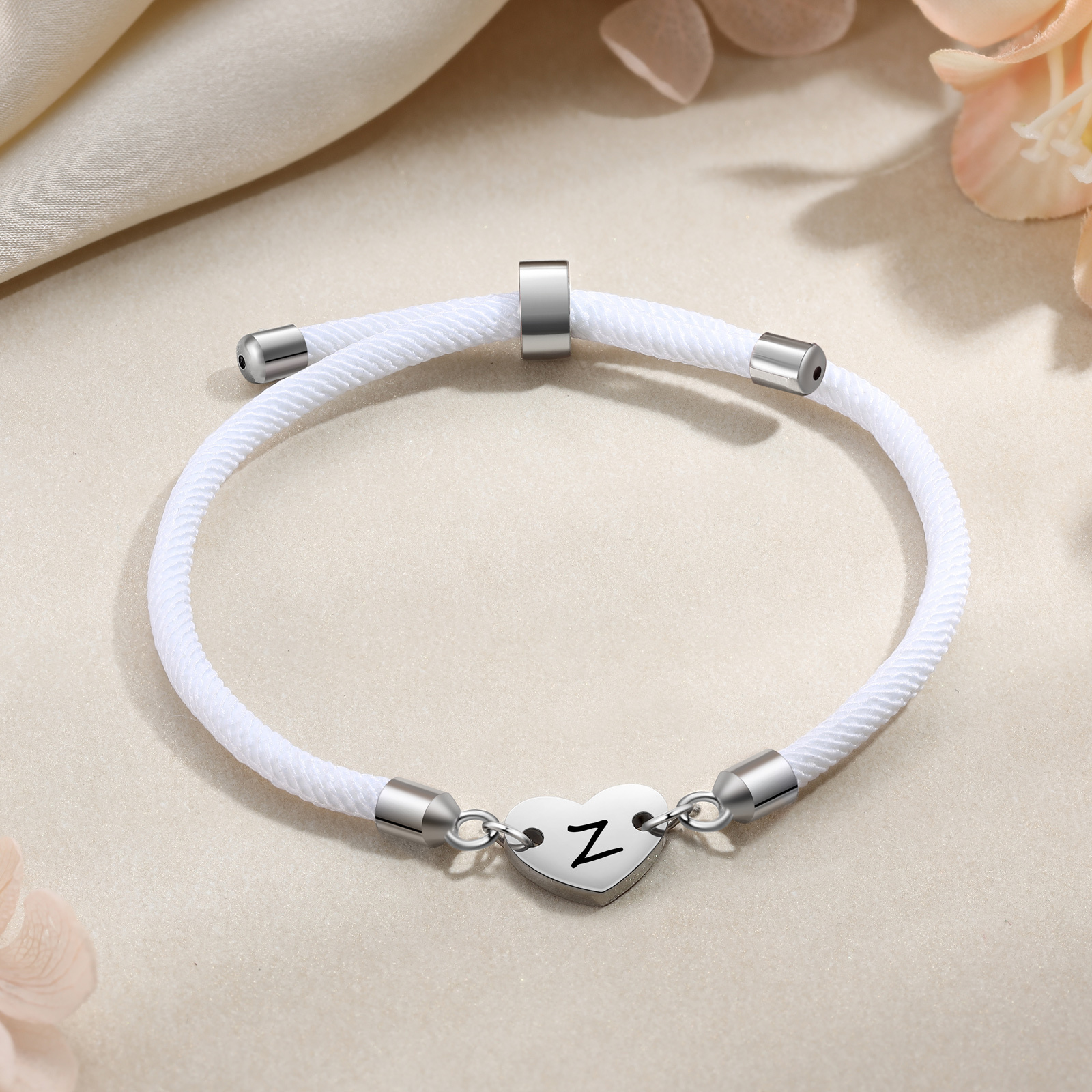 Personalisierter 1 Buchstaben Herz Armband mit Baumwollseil in Schwarz & Weiß & Rosa