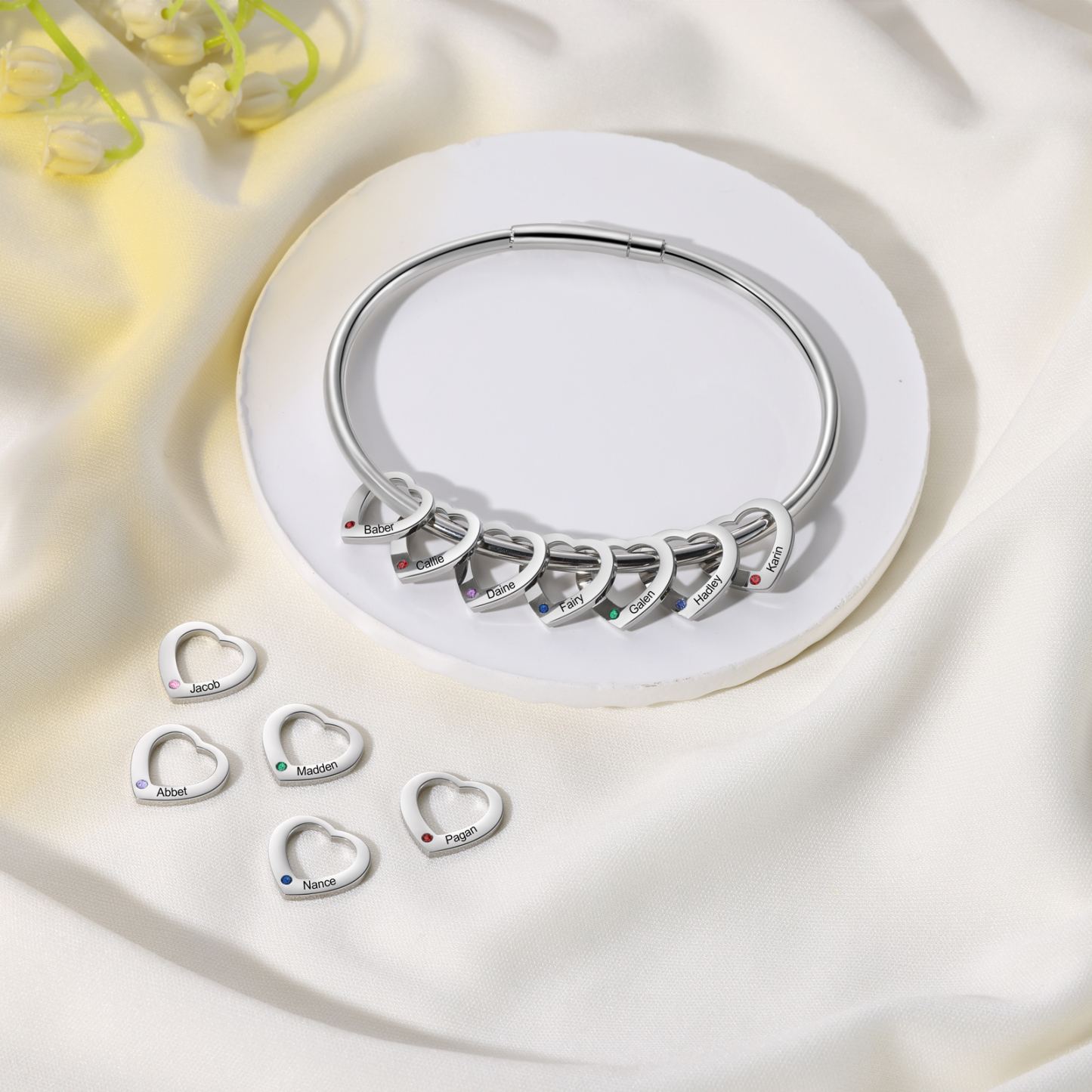 Personalisierter 8 Namen & 8 Geburtssteinen Silbernes Herz-Anhänger-Armband & Herz Halskette Geschenkbox-Set