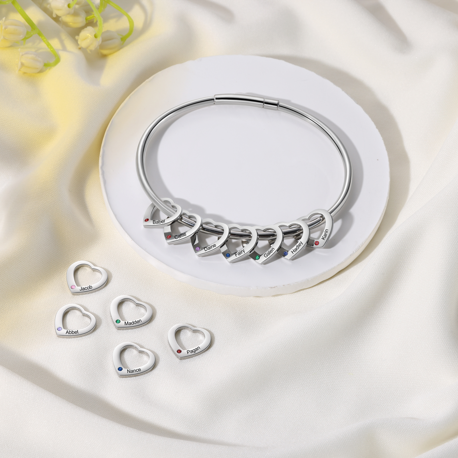 Personalisierter 8 Namen & 8 Geburtssteinen Silbernes Herz-Anhänger-Armband & Herz Halskette Geschenkbox-Set
