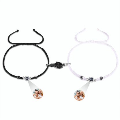 Personalisierte 2 Fotos Projektion Herz/Hand-in-Hand Magnetische Armbänder mit schwarz & weiß geflochtenem Band für Paar
