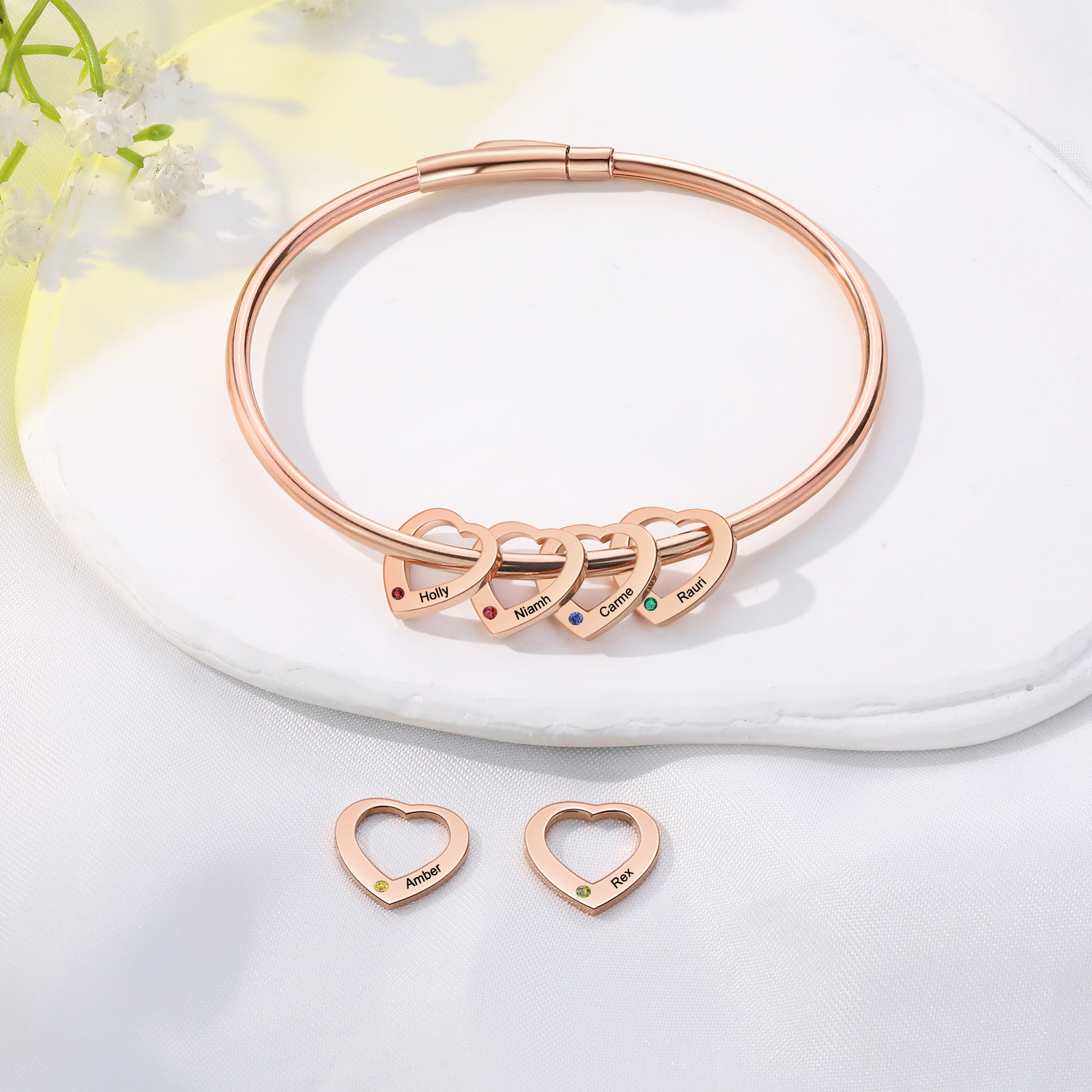 Personalisierter Herz-Anhänger Armreif mit 2–6 Namen und Geburtssteinen – Geschenk für Mama oder Freundin