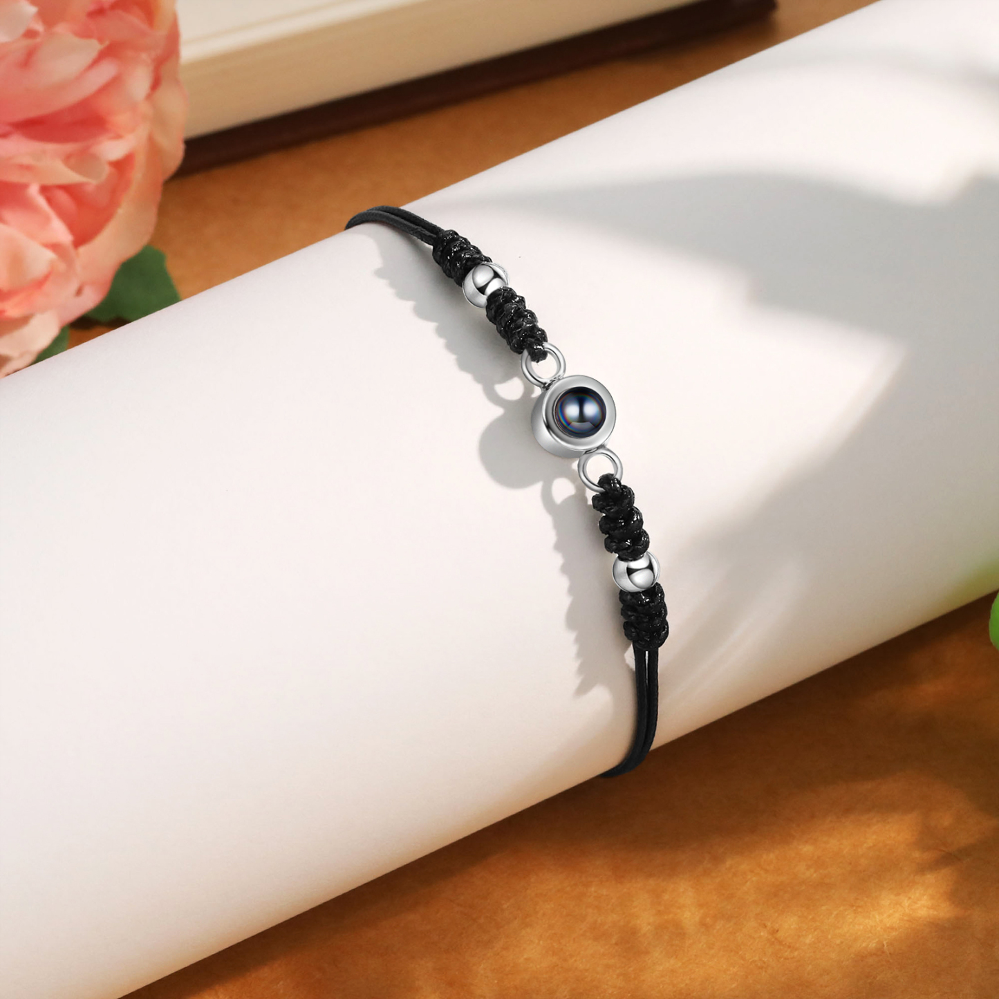 Personalisiertes Foto Projektion Armband – Schwarz/Weißes Band mit Silberperlen