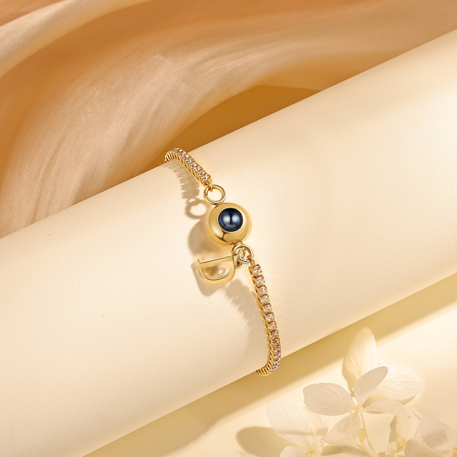 Personalisierbarer Foto-Projektion & Buchstabe Goldene Titanstahl-Armband