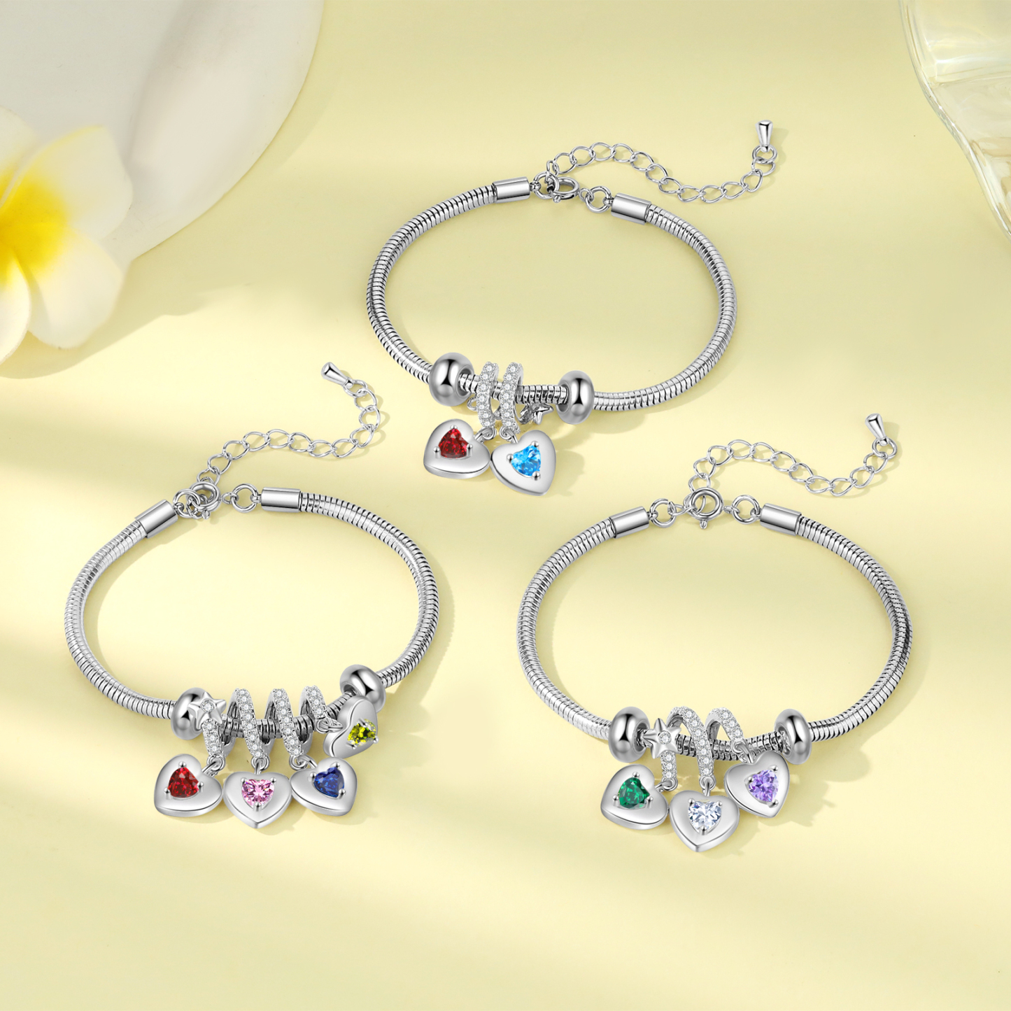 Personalisierte Armband mit 4 Geburtssteinen und 4 Namen - Ein Symbol von Liebe & Verbundenheit