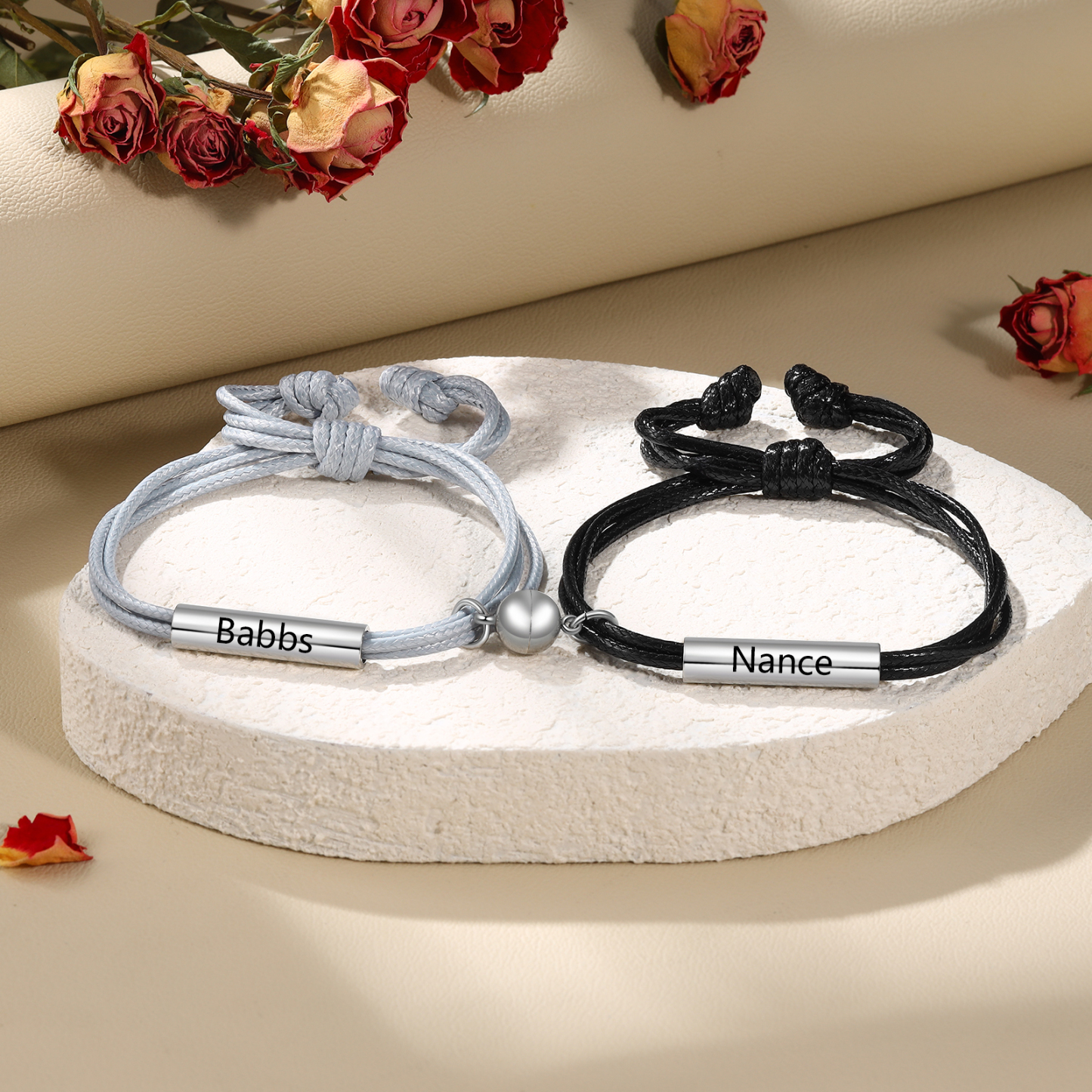 Personalisierte 2 Namen Magnetisches Partner Armband Armbänder Set aus Edelstahl und PU Leder Geschenk für Paare