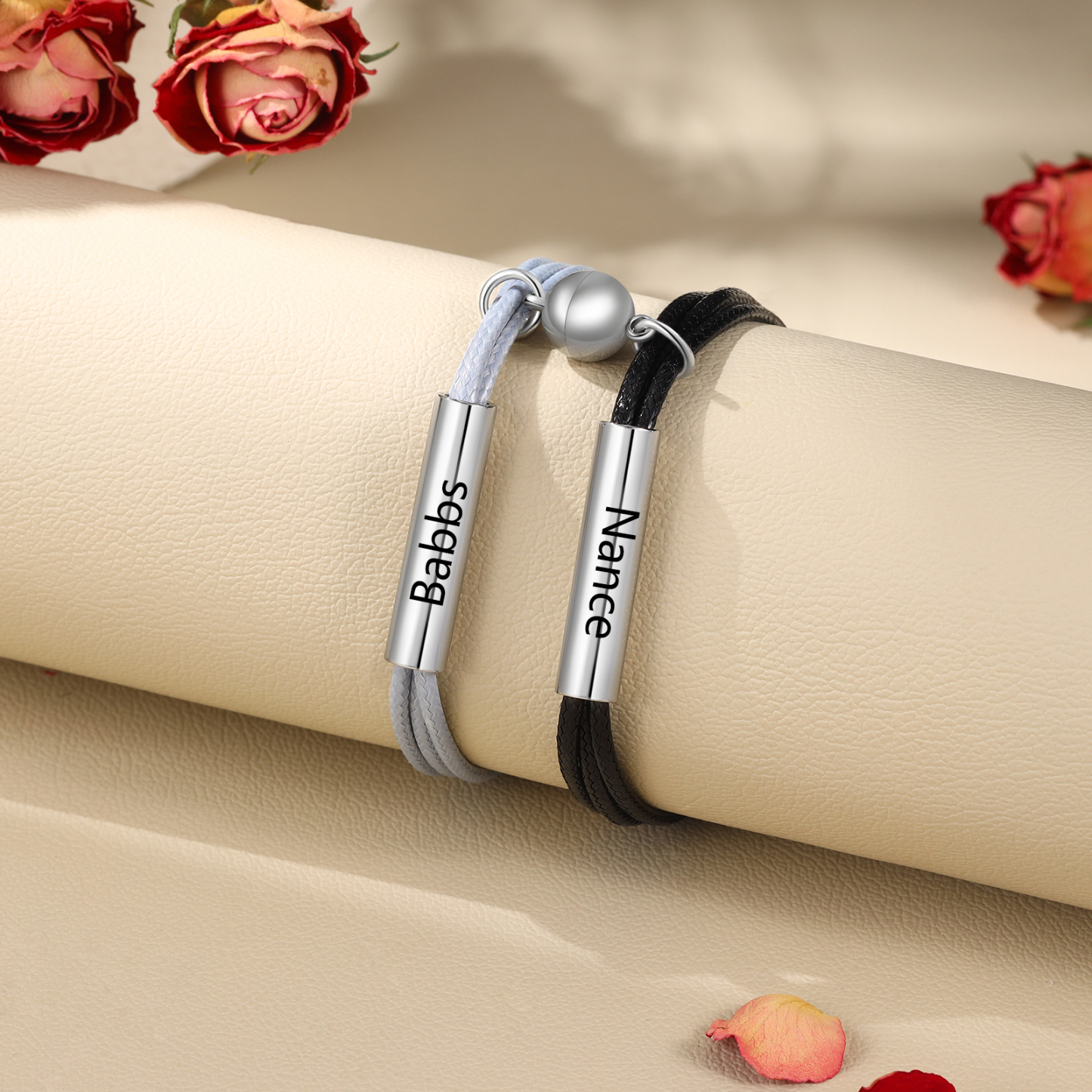 Personalisierte 2 Namen Magnetisches Partner Armband Armbänder Set aus Edelstahl und PU Leder Geschenk für Paare
