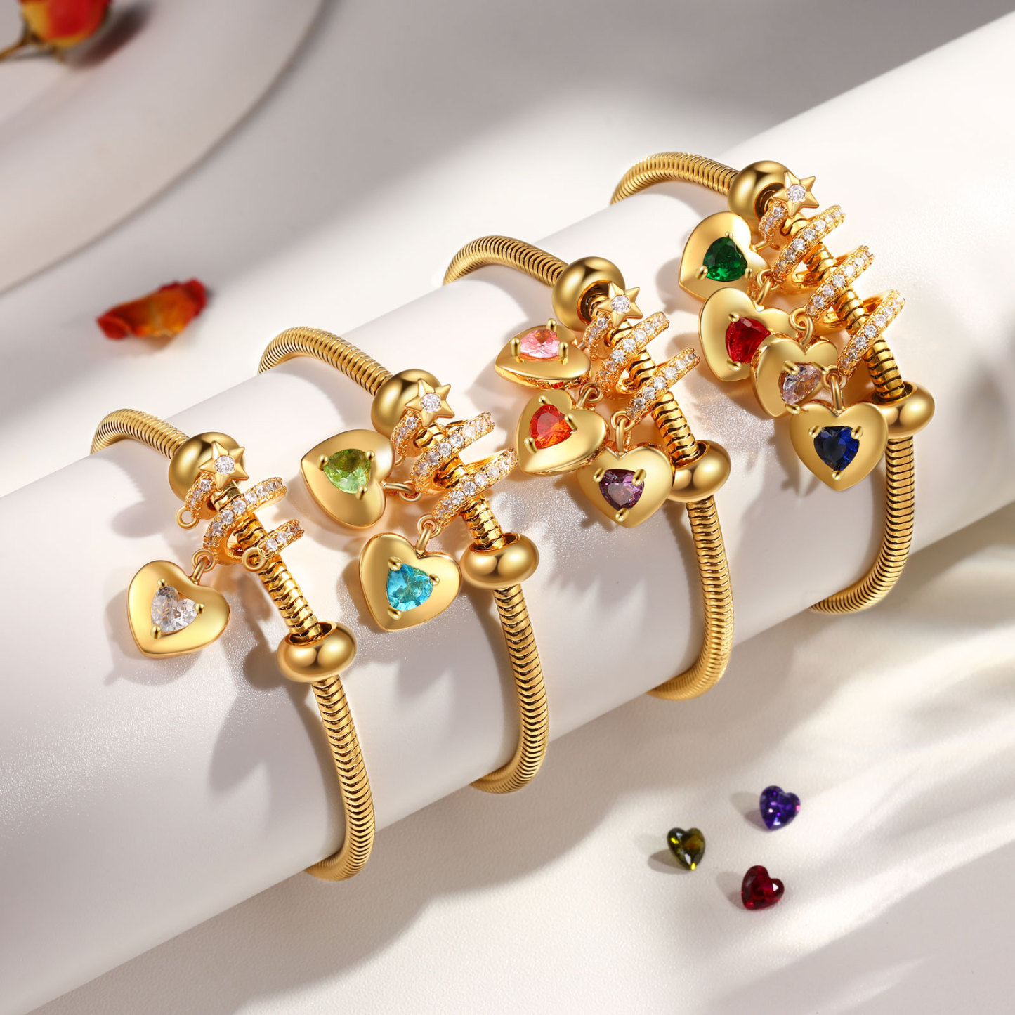 Personalisierte 3 Namen & 3 Geburtssteine Goldherz Armband mit Zirkonia