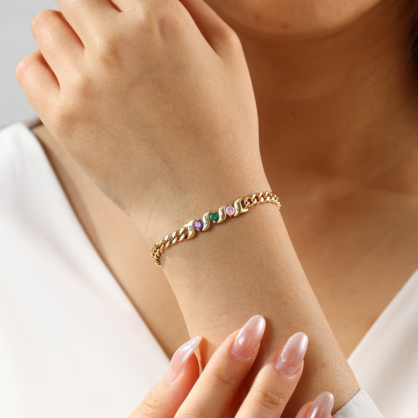 Personalisiertes Cuban Link Armband mit 1–5 Namen und Geburtssteinen