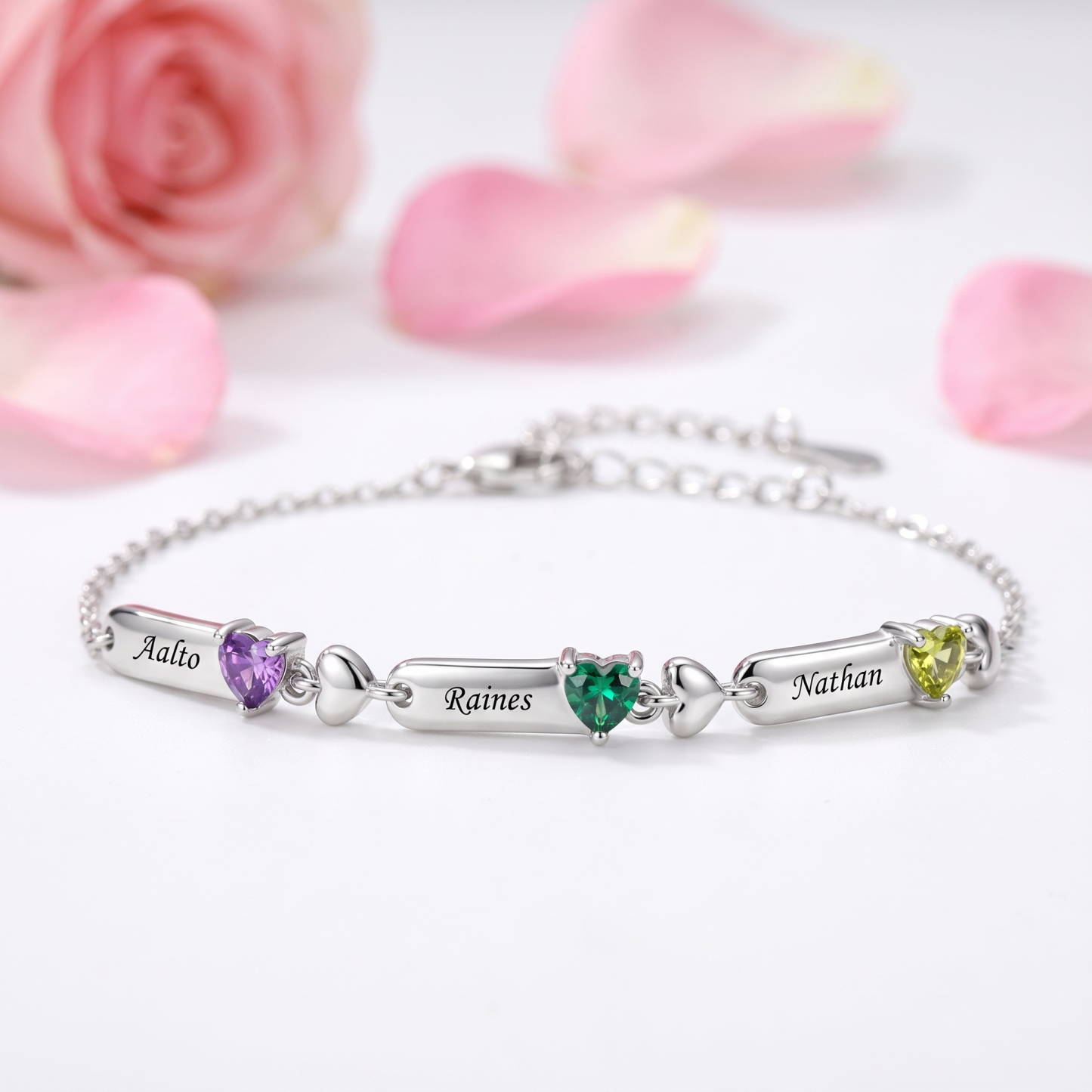 Personalisiertes Armband mit 1 bis 6 Namen und herzförmigen Geburtssteinen Geschenk für Mama oder Oma