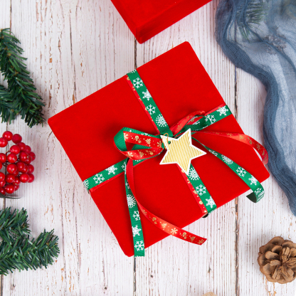 Personalisierte 2 Namen & Jahr Kerzenhalter & 2 Buchstaben & Datum Schlüsselanhänger Geschenkbox Set für Paare