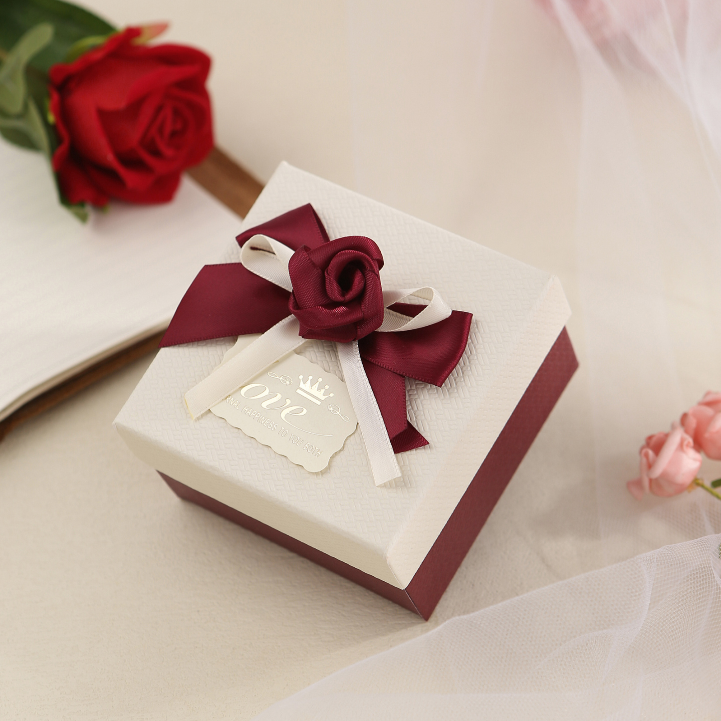 Rot & Weiß & Lila Exquisite Geschenkverpackung – Geschenkbox mit Blütenband