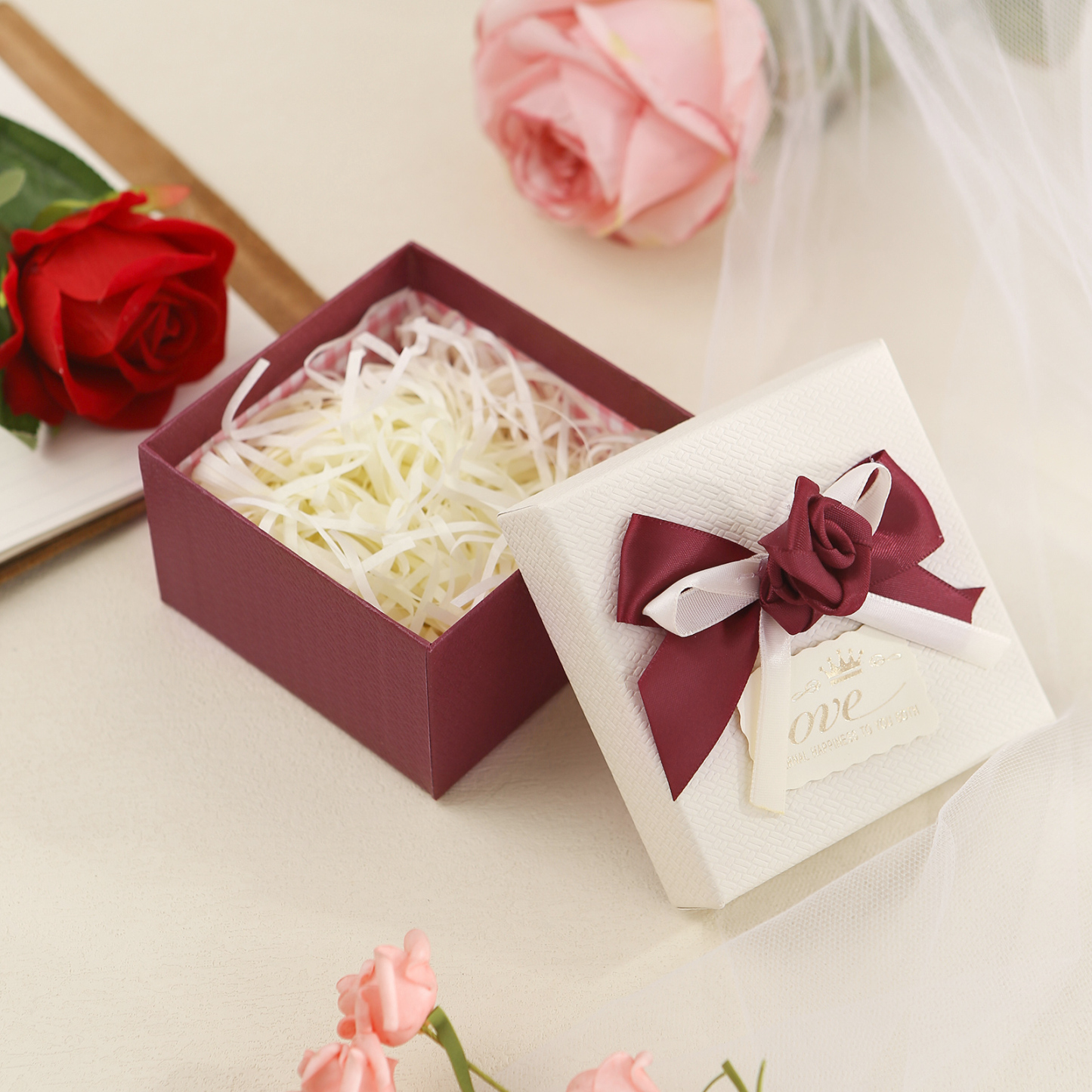 Rot & Weiß & Lila Exquisite Geschenkverpackung – Geschenkbox mit Blütenband
