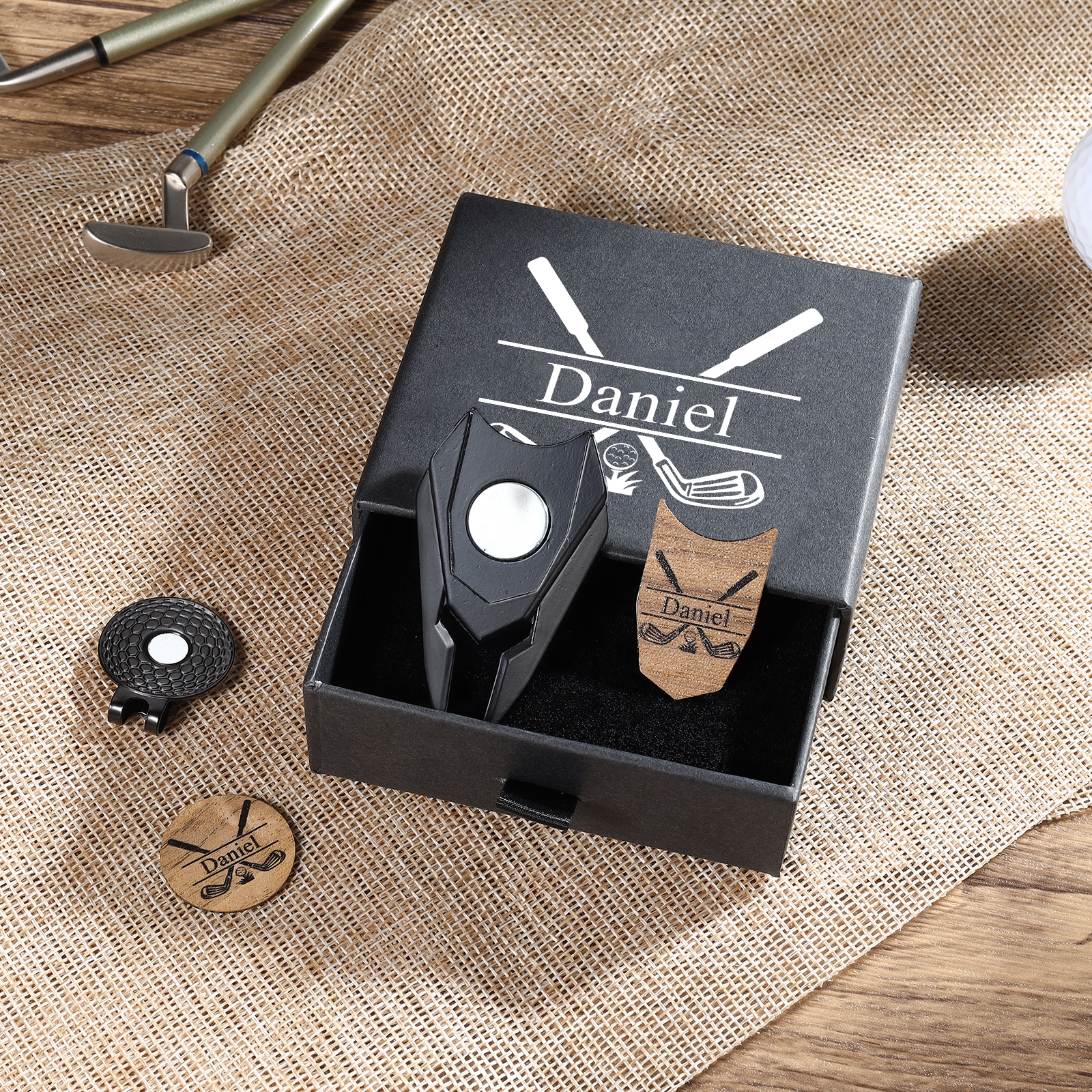 Personalisiertes Golf Geschenkset mit Pitchgabel und Ballmarker mit Namen oder Initialen