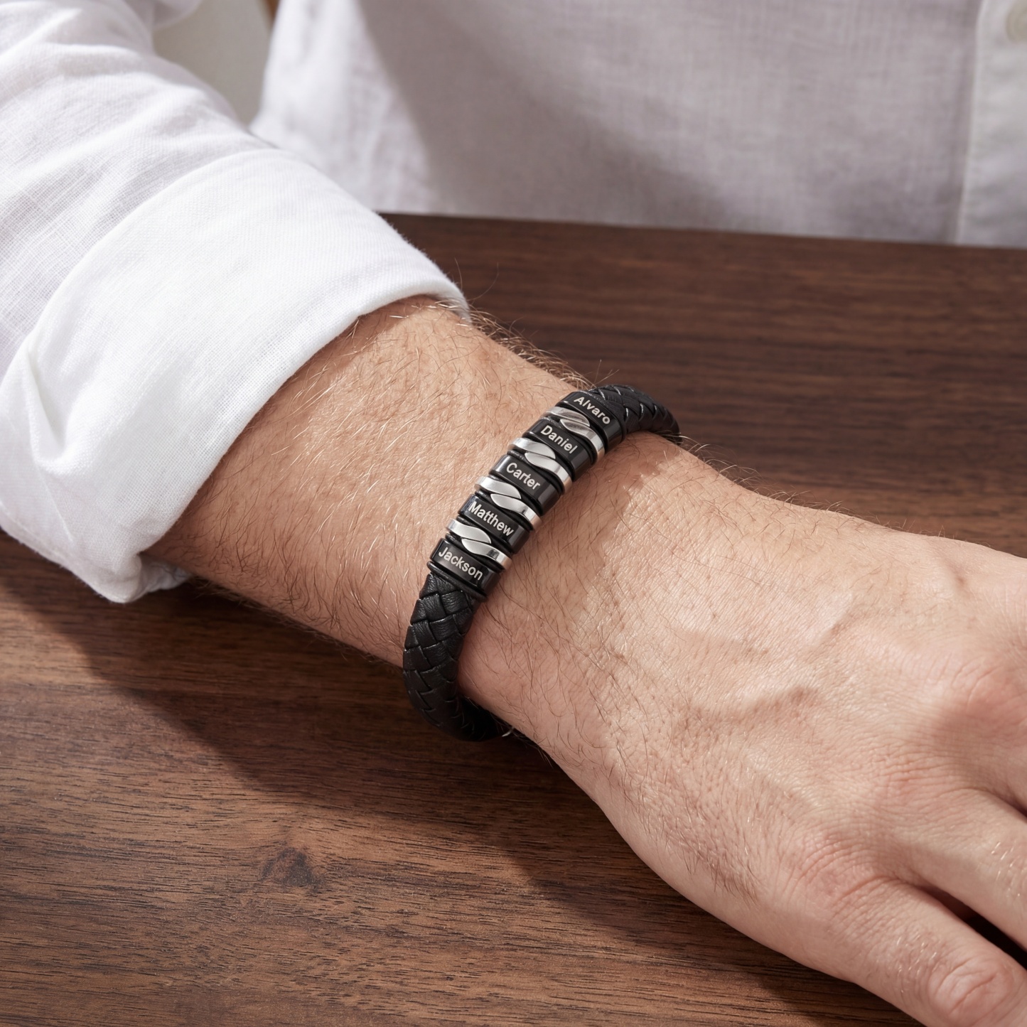 Personalisiertes Herren Lederarmband aus geflochtenem PU-Leder mit 2–5 Namen