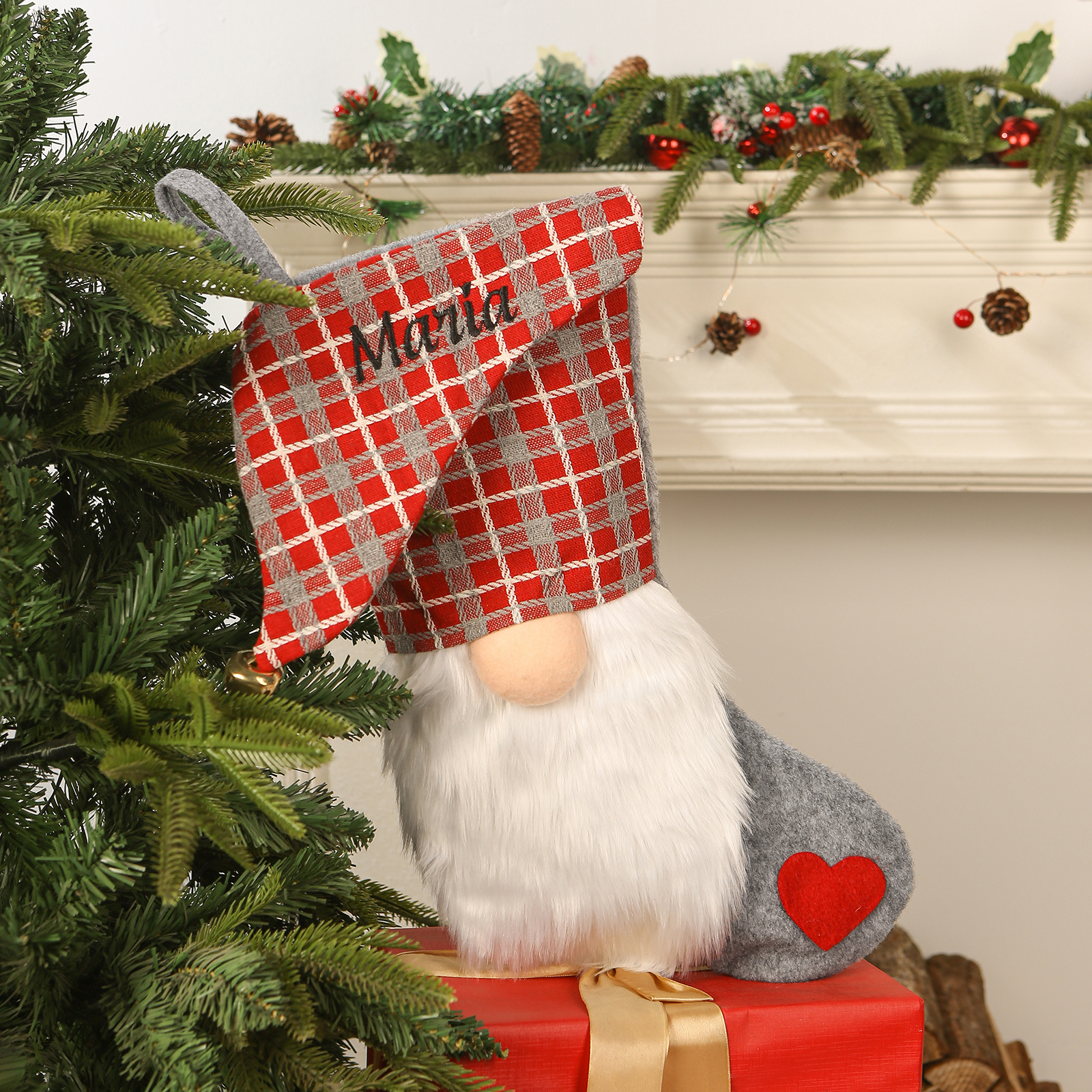 Personalisiertbare Weihnachtsstrümpfe Mit Initiale – Rot Mit Weißem Plüsch, 16 Cm Hoch