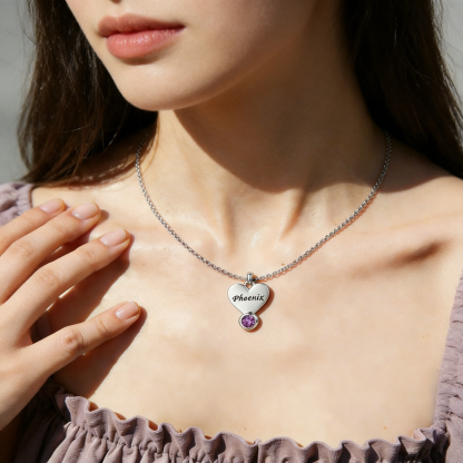 Personalisierte Halskette mit vertikalem Herzanhänger 1 bis 5 Namen und Geburtssteinen Geschenk für Mama oder Freundin