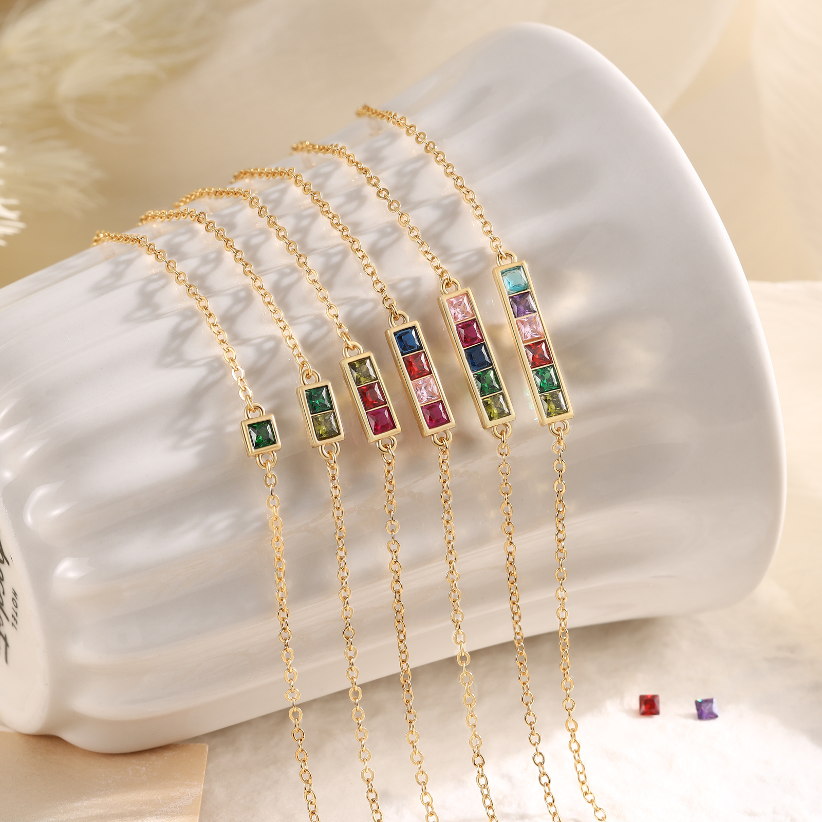 S925 Sterling Silber Familien-Geburtsstein-Armband, personalisierbar mit 1–6 Steinen, minimalistisches zartes Armband in Gold