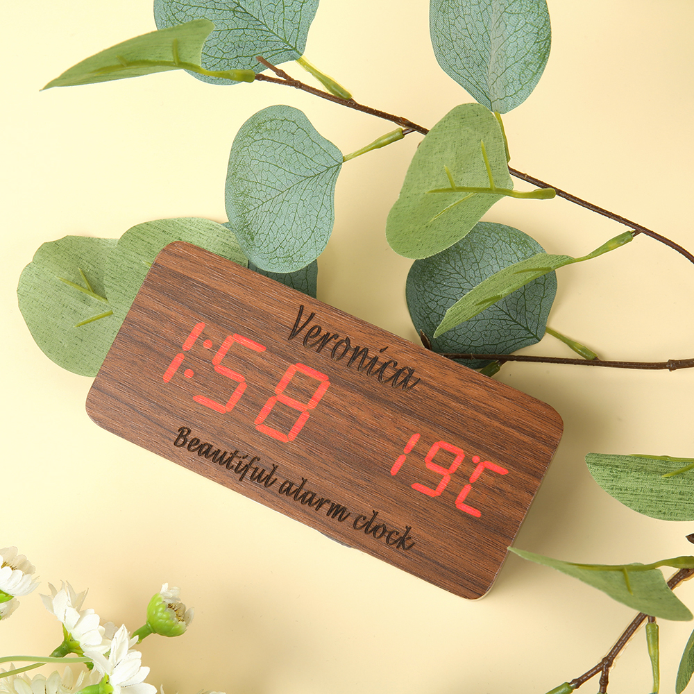 Personalisierte 2 Texte Holz-Wecker in Naturholz/ Braun - Einzigartiges Geschenk