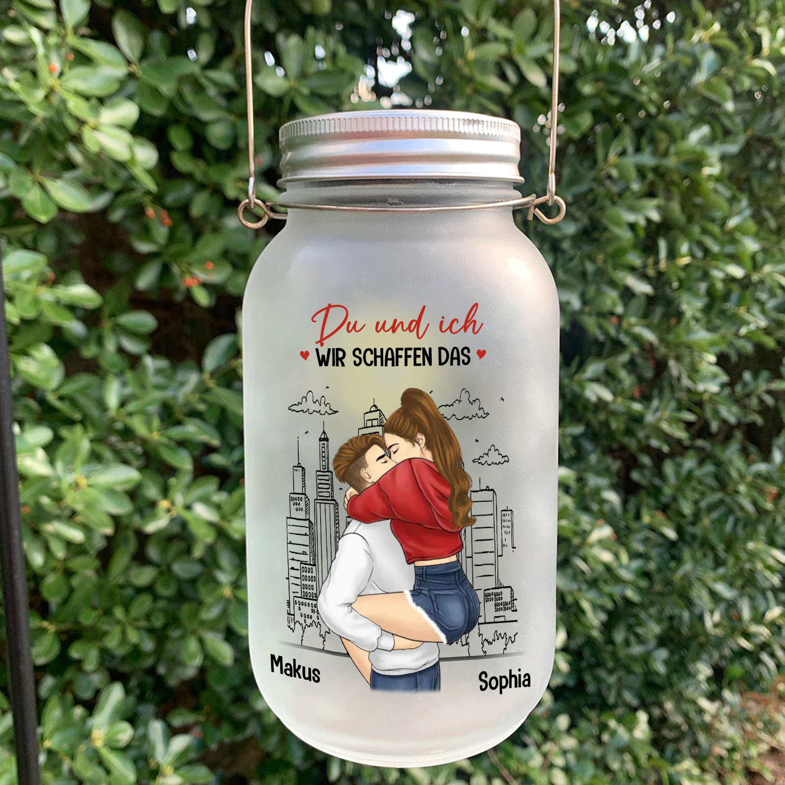 Personalisierte Solar-Einmachglas-Lampe mit umarmendem Paarmotiv – Glasflaschen-Dekoration