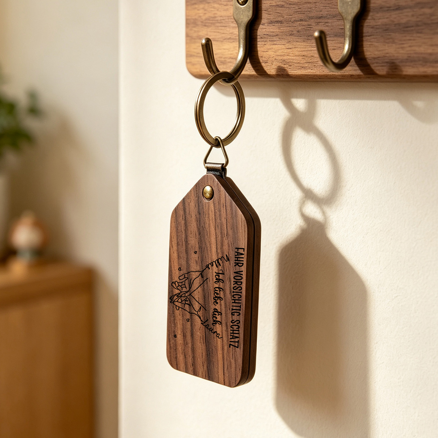 Personalisierter Foto-Schlüsselanhänger aus Holz mit zwei Fotos und zwei Namen sowie Pinky-Promise-Motiv Geschenk für deinen Partner
